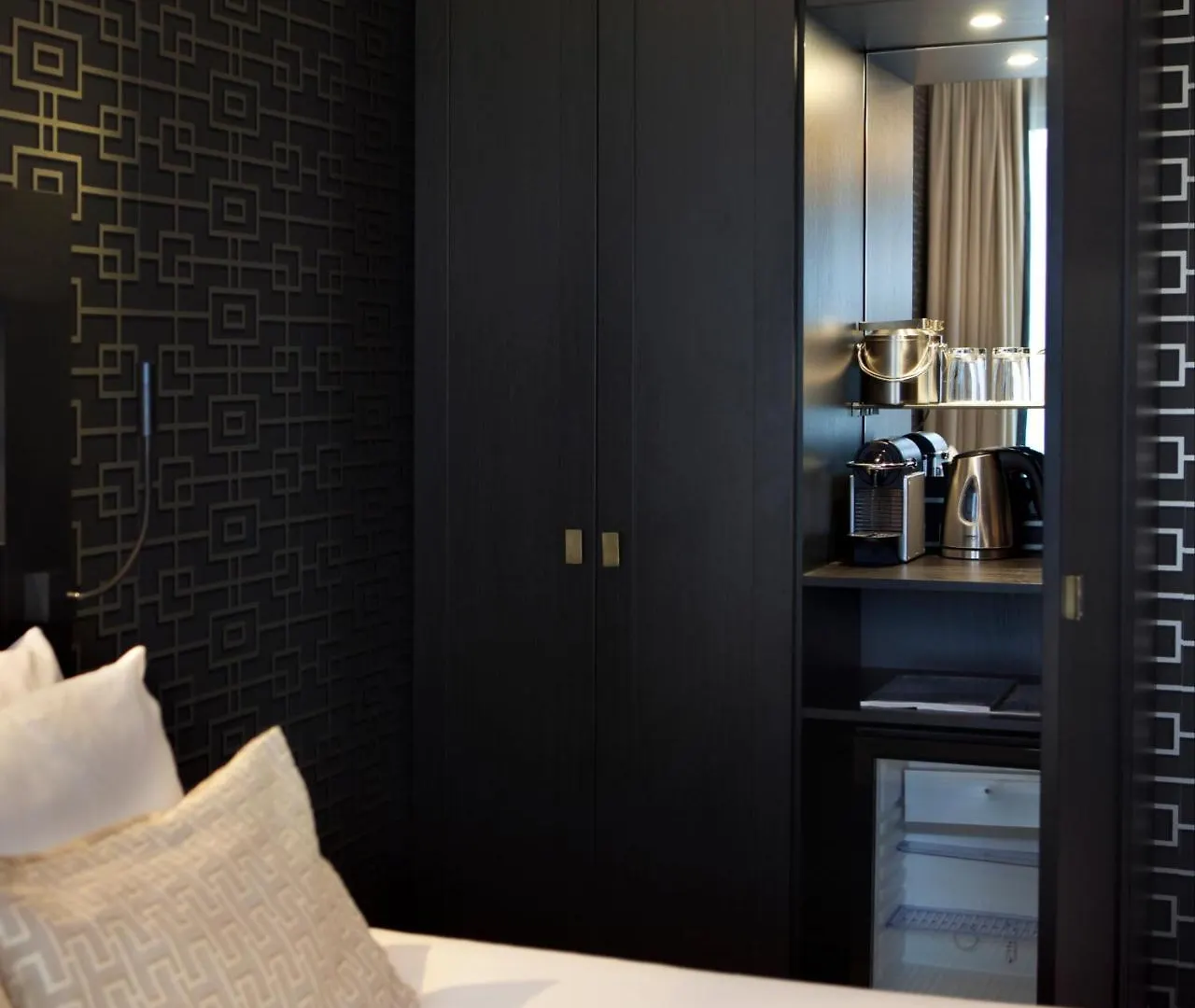 *** Hotel Skotel Amsterdam, Hotelschool The Hague Netherlands